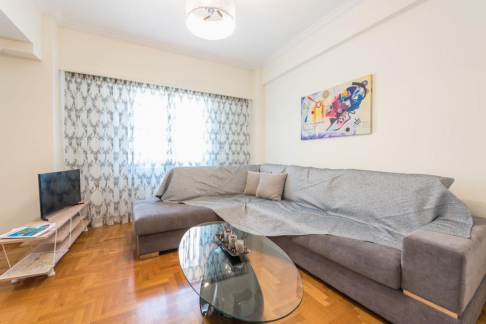 Comfy Apartment In Acropolis Area By Cloudkeys Athen Eksteriør billede