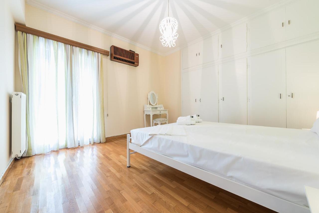 Comfy Apartment In Acropolis Area By Cloudkeys Athen Eksteriør billede